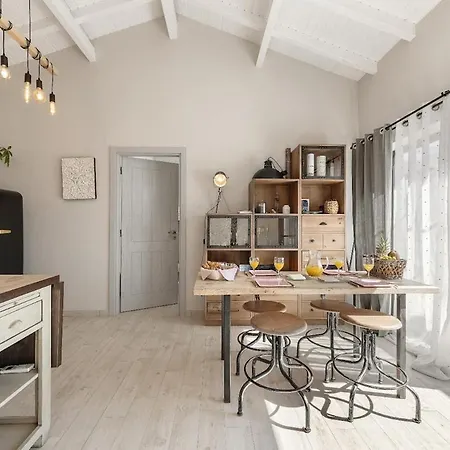 Casita By The Castle Дом отдыха