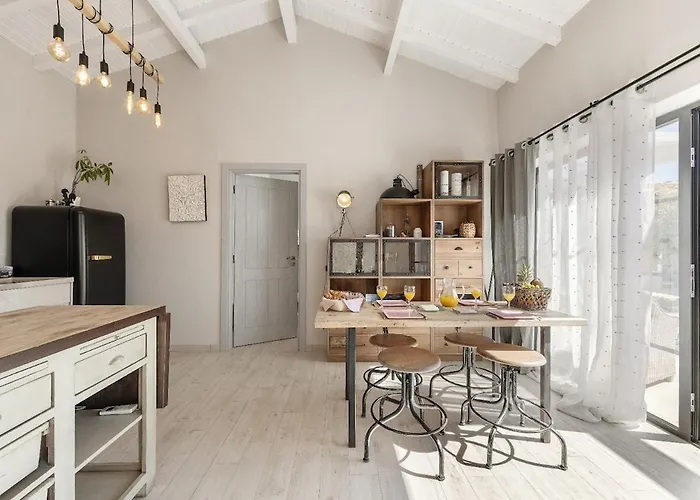 Casita By The Castle Feriehus